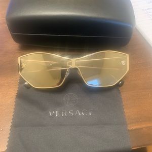Versace woman’s sunglasses
